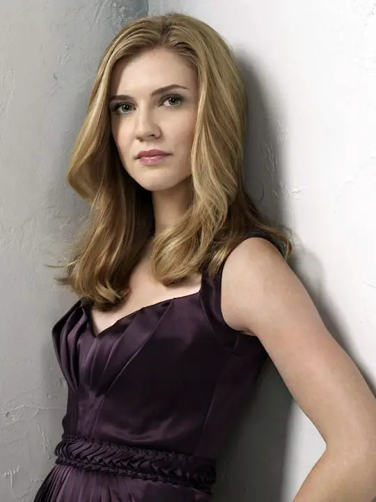 How tall is Sara Canning?